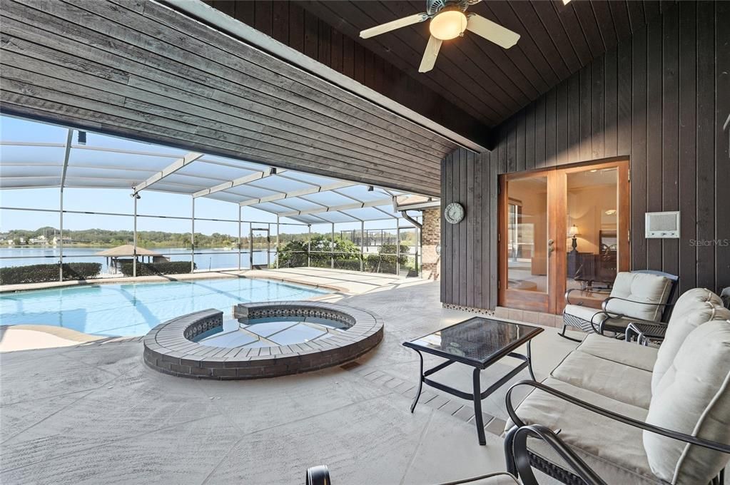 На продажу: $919,000 (5 спален, 3 ванн, 3839 Квадратных фут)