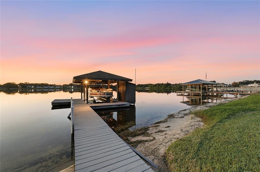 На продажу: $919,000 (5 спален, 3 ванн, 3839 Квадратных фут)