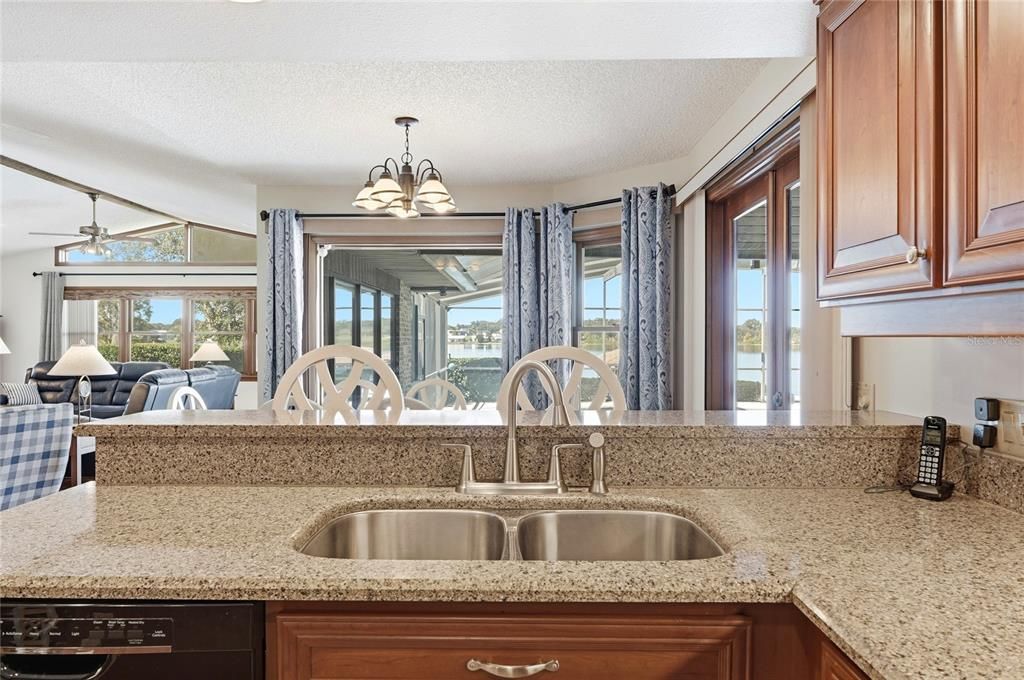 На продажу: $919,000 (5 спален, 3 ванн, 3839 Квадратных фут)