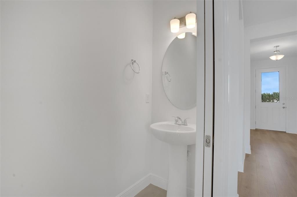 En Venta: $354,990 (4 camas, 2 baños, 1938 Pies cuadrados)