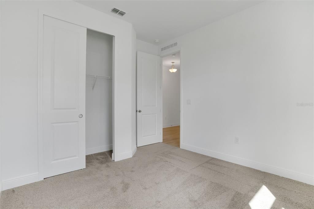 En Venta: $354,990 (4 camas, 2 baños, 1938 Pies cuadrados)