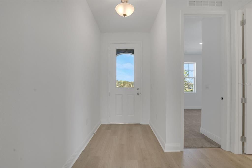 En Venta: $354,990 (4 camas, 2 baños, 1938 Pies cuadrados)