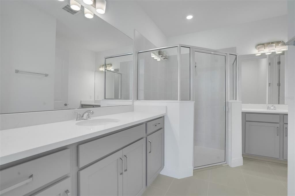 En Venta: $354,990 (4 camas, 2 baños, 1938 Pies cuadrados)