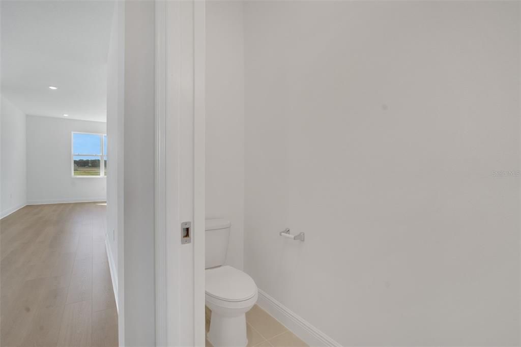 En Venta: $354,990 (4 camas, 2 baños, 1938 Pies cuadrados)