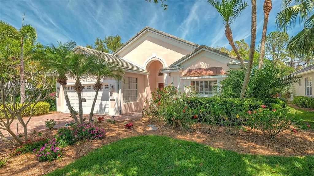 Active With Contract: $605,000 (3 beds, 2 baths, 1919 Square Feet)