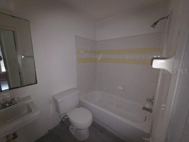 For Sale: $189,900 (3 beds, 2 baths, 1008 Square Feet)