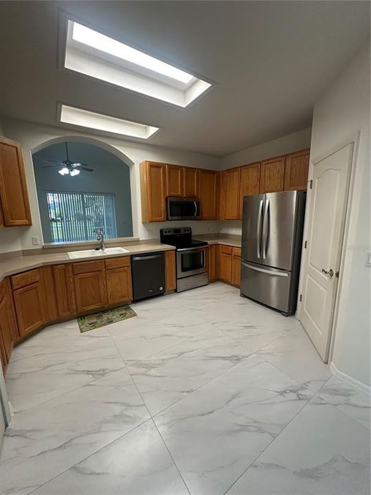 В аренду: $2,650 (4 спален, 2 ванн, 2190 Квадратных фут)