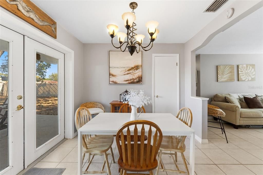 En Venta: $375,000 (3 camas, 2 baños, 1314 Pies cuadrados)