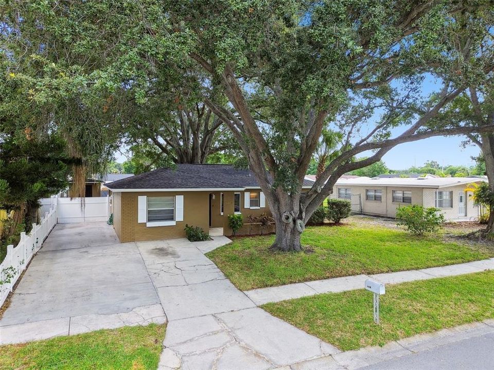 Под контрактом: $369,000 (3 спален, 2 ванн, 1314 Квадратных фут)