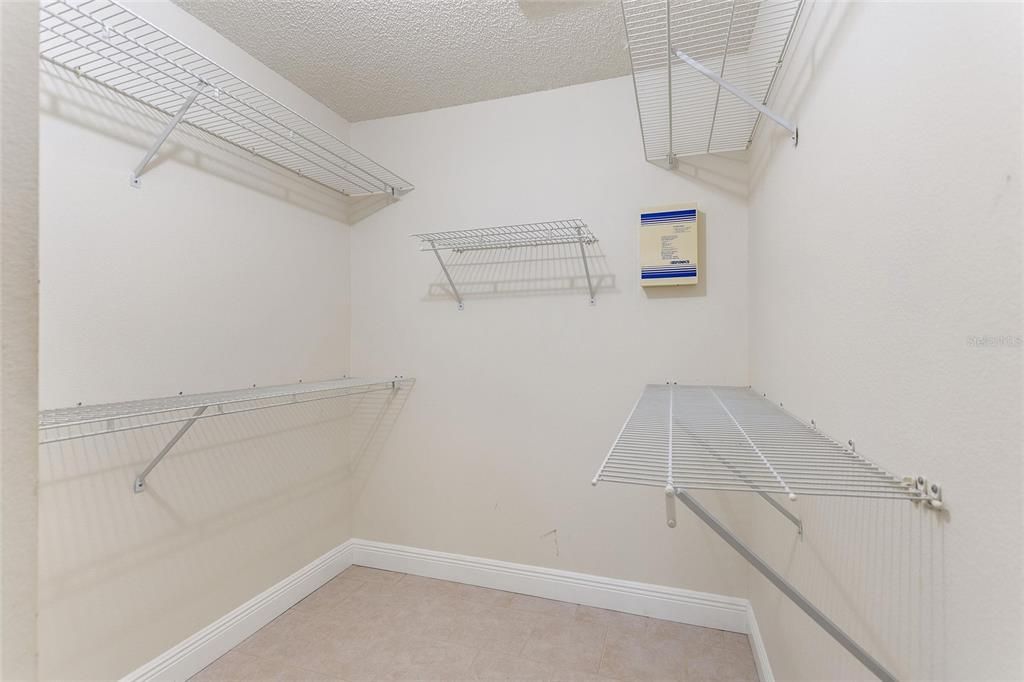 合同活跃: $262,500 (3 贝兹, 2 浴室, 1424 平方英尺)