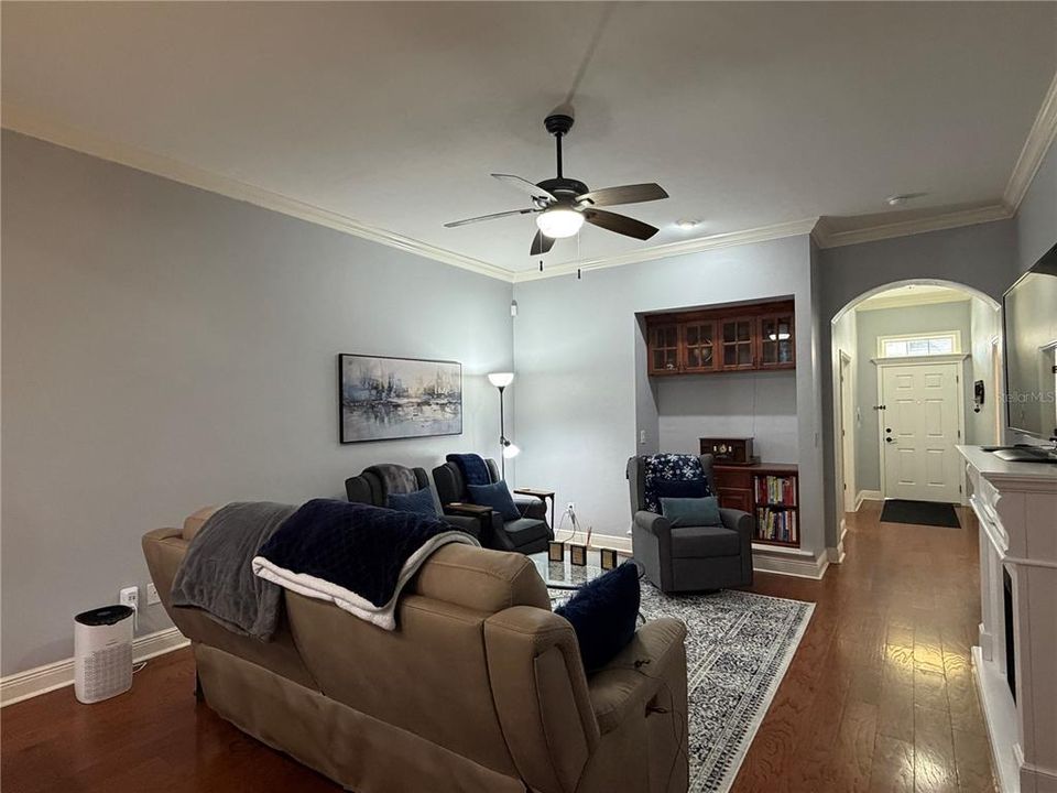 For Sale: $344,000 (3 beds, 2 baths, 1455 Square Feet)