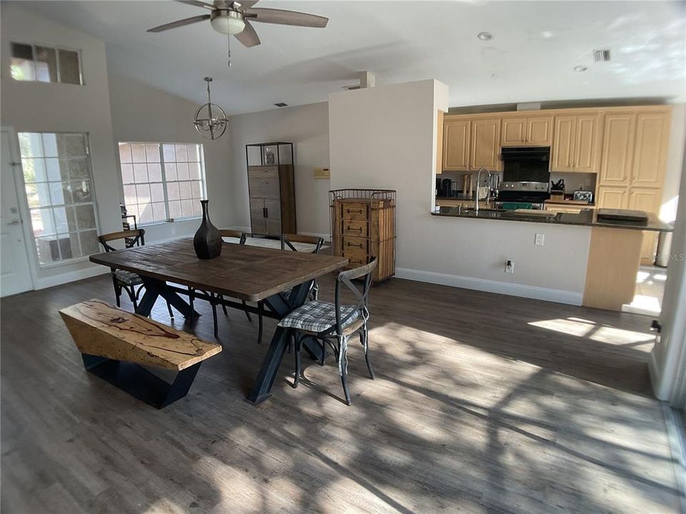 En Venta: $675,000 (3 camas, 2 baños, 1774 Pies cuadrados)