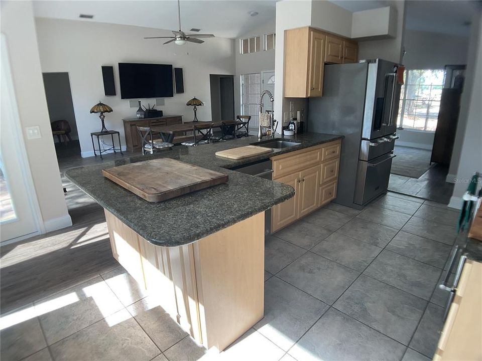 En Venta: $675,000 (3 camas, 2 baños, 1774 Pies cuadrados)