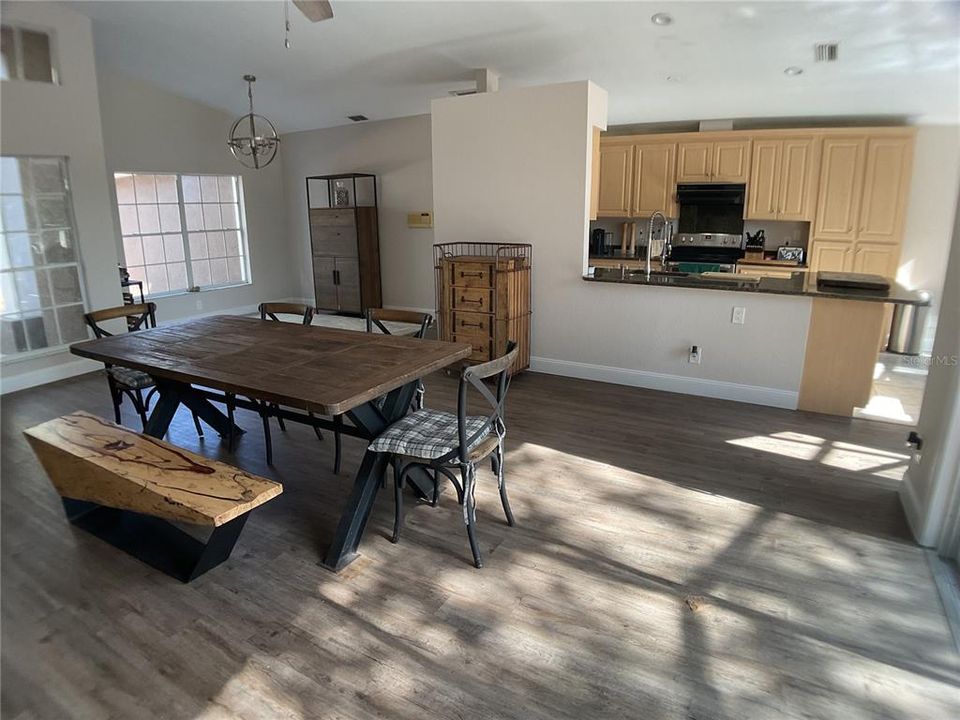 En Venta: $675,000 (3 camas, 2 baños, 1774 Pies cuadrados)