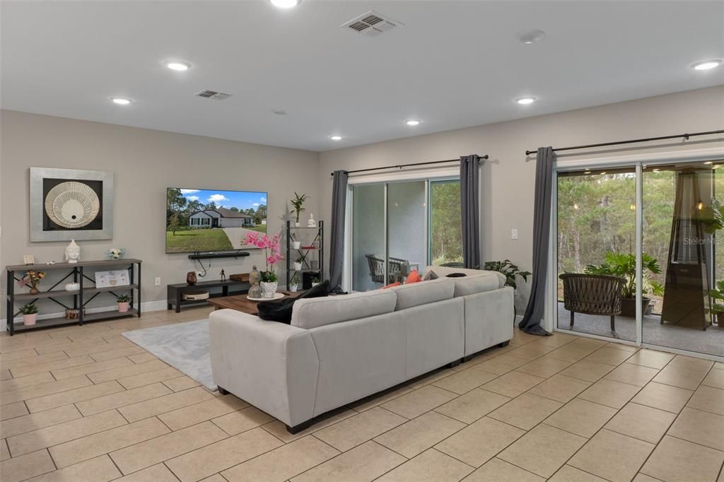 For Sale: $389,900 (4 beds, 3 baths, 2266 Square Feet)