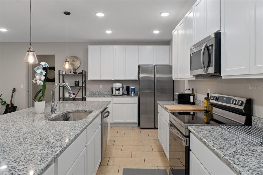 For Sale: $389,900 (4 beds, 3 baths, 2266 Square Feet)