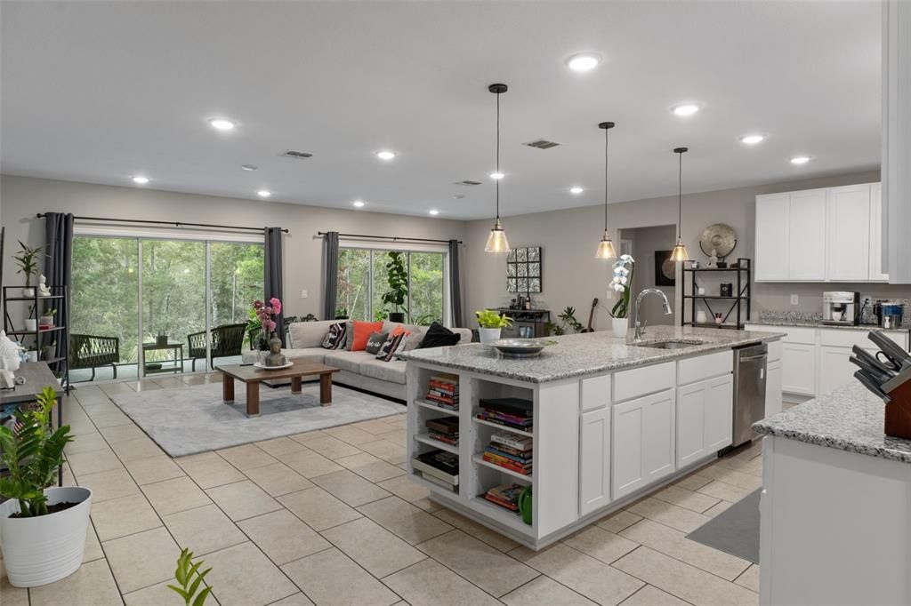 For Sale: $389,900 (4 beds, 3 baths, 2266 Square Feet)