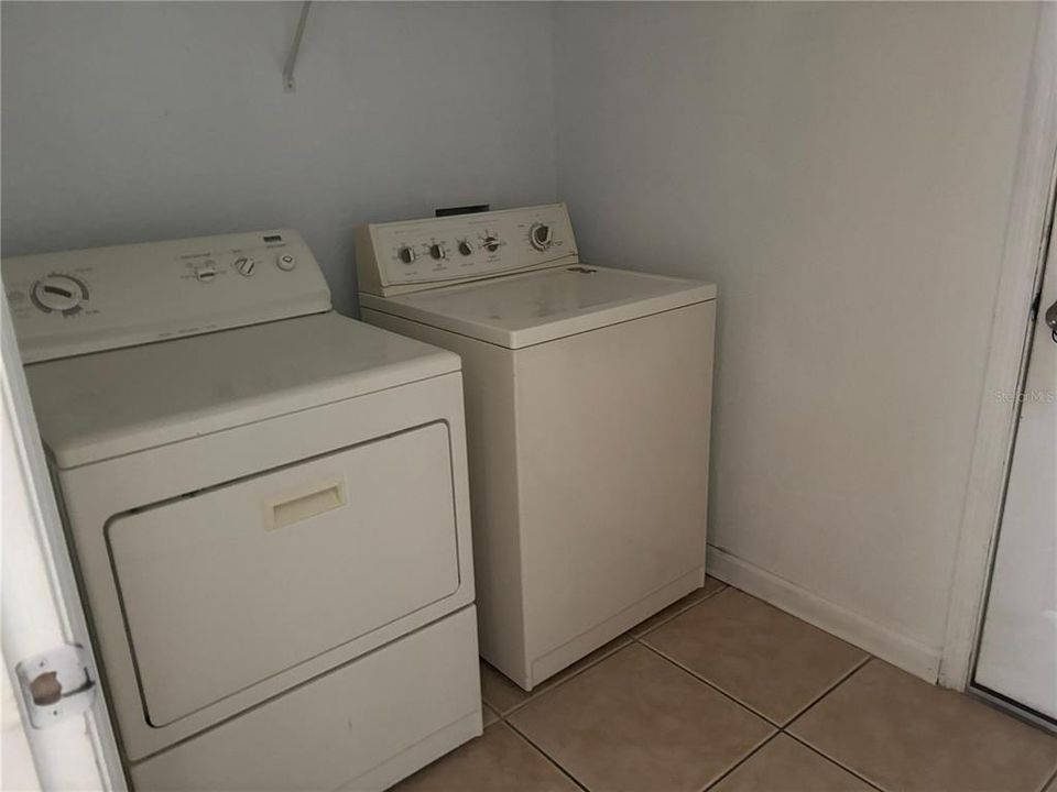 出租: $2,300 (4 贝兹, 3 浴室, 2169 平方英尺)