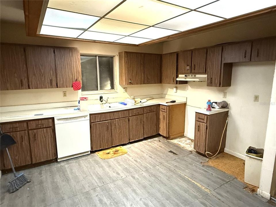 待售: $350,000 (3 贝兹, 2 浴室, 1340 平方英尺)