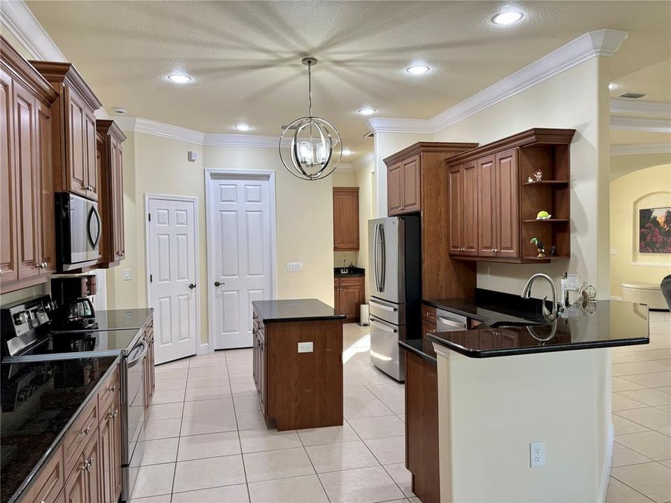 For Sale: $639,000 (4 beds, 3 baths, 2749 Square Feet)