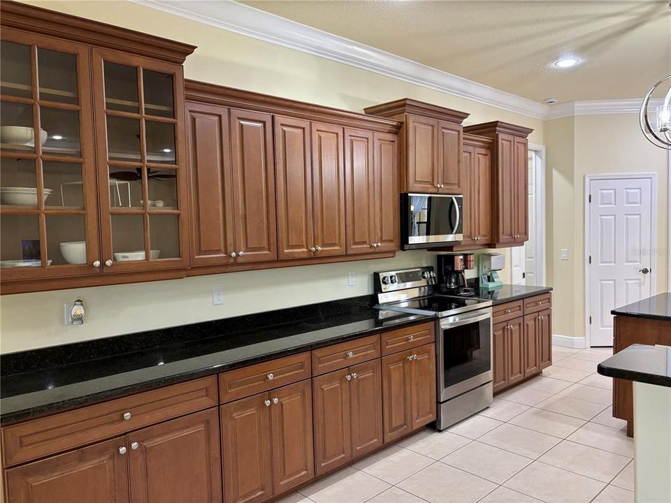 For Sale: $639,000 (4 beds, 3 baths, 2749 Square Feet)