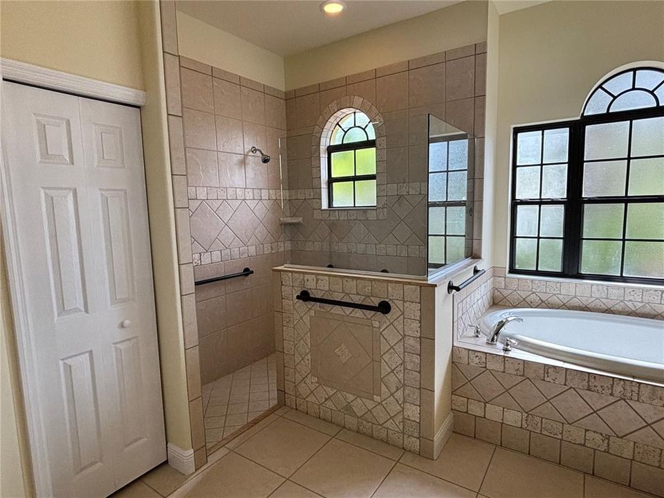 For Sale: $639,000 (4 beds, 3 baths, 2749 Square Feet)