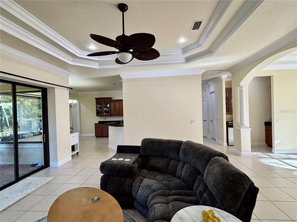 For Sale: $639,000 (4 beds, 3 baths, 2749 Square Feet)