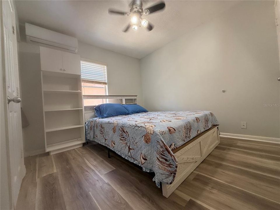 出租: $1,600 (1 贝兹, 0 浴室, 295 平方英尺)