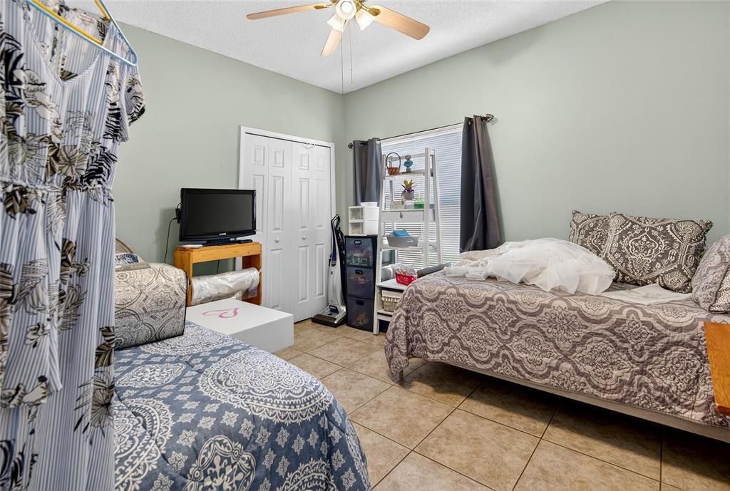 На продажу: $439,900 (3 спален, 2 ванн, 2364 Квадратных фут)