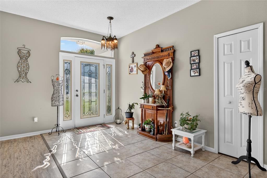 На продажу: $439,900 (3 спален, 2 ванн, 2364 Квадратных фут)