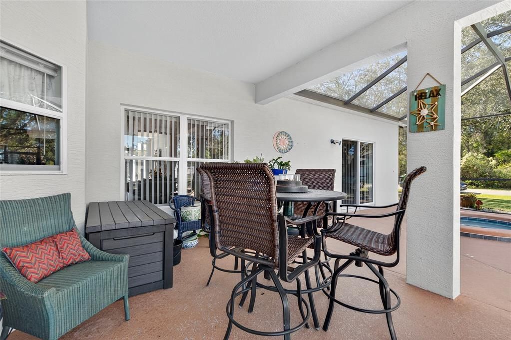 На продажу: $439,900 (3 спален, 2 ванн, 2364 Квадратных фут)