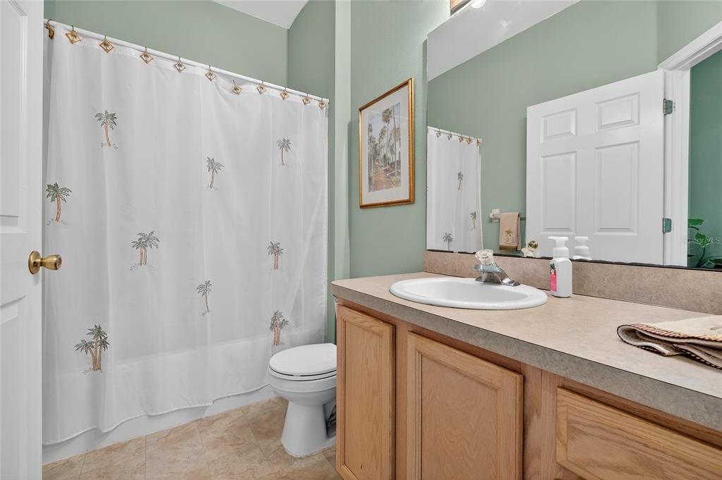 На продажу: $439,900 (3 спален, 2 ванн, 2364 Квадратных фут)