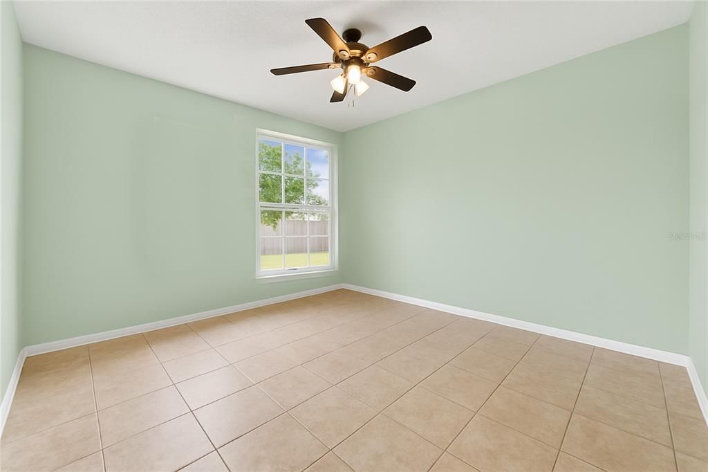 На продажу: $439,900 (3 спален, 2 ванн, 2364 Квадратных фут)