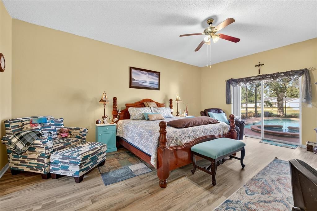 На продажу: $439,900 (3 спален, 2 ванн, 2364 Квадратных фут)