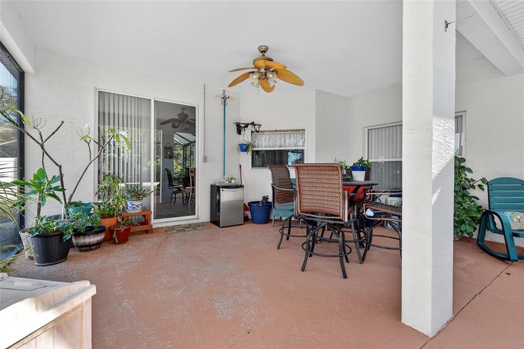 На продажу: $439,900 (3 спален, 2 ванн, 2364 Квадратных фут)