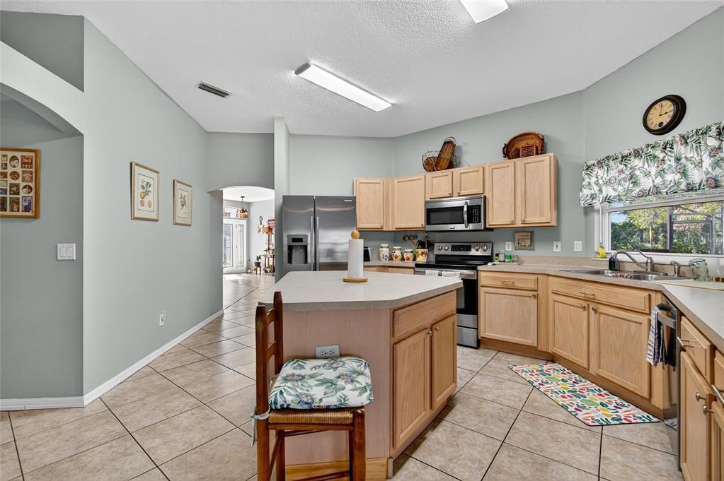 На продажу: $439,900 (3 спален, 2 ванн, 2364 Квадратных фут)