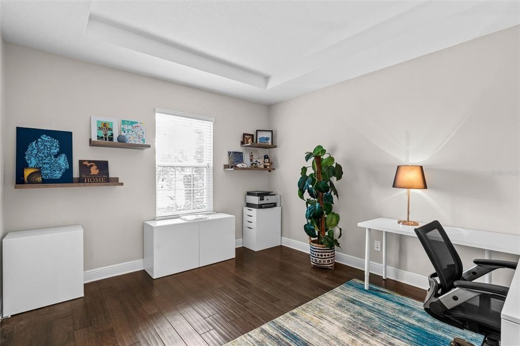 Под контрактом: $1,049,000 (6 спален, 4 ванн, 4857 Квадратных фут)