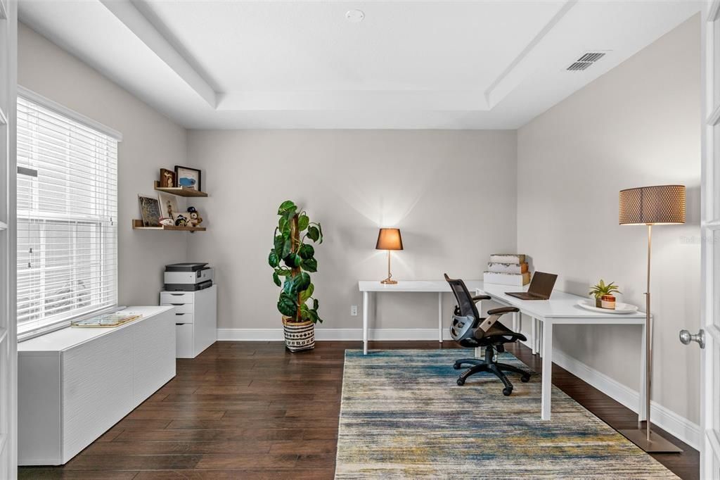 Под контрактом: $1,049,000 (6 спален, 4 ванн, 4857 Квадратных фут)