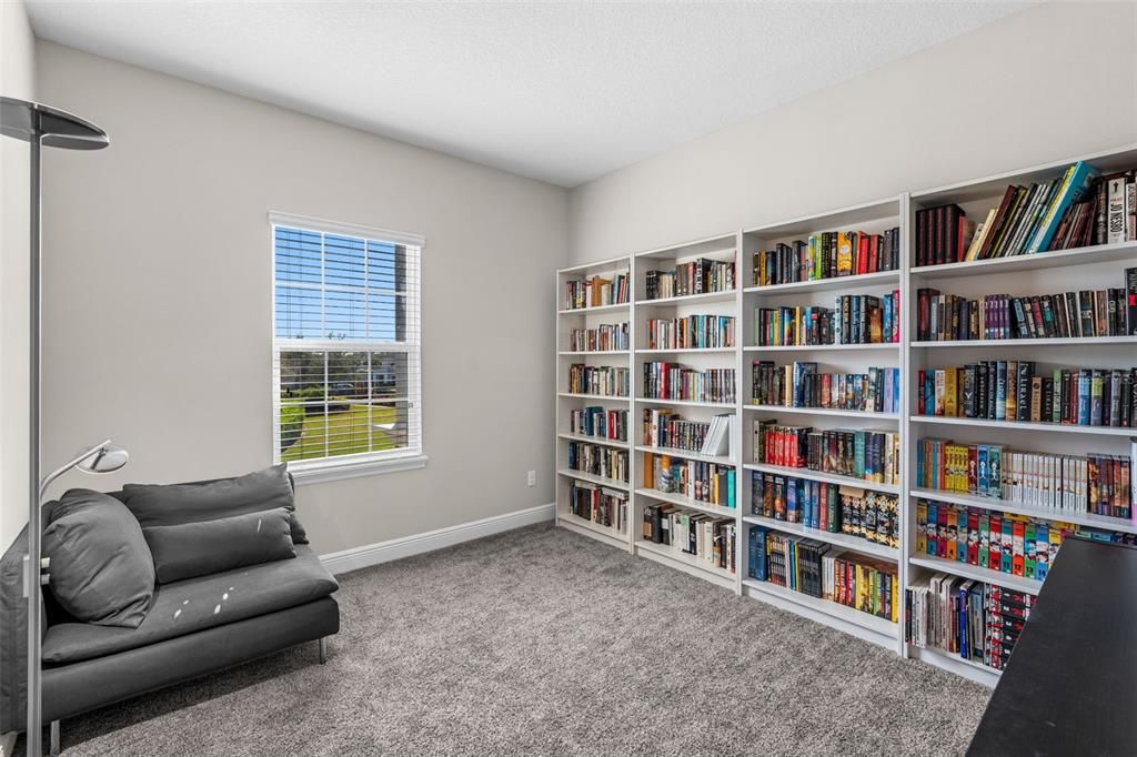 Под контрактом: $1,049,000 (6 спален, 4 ванн, 4857 Квадратных фут)