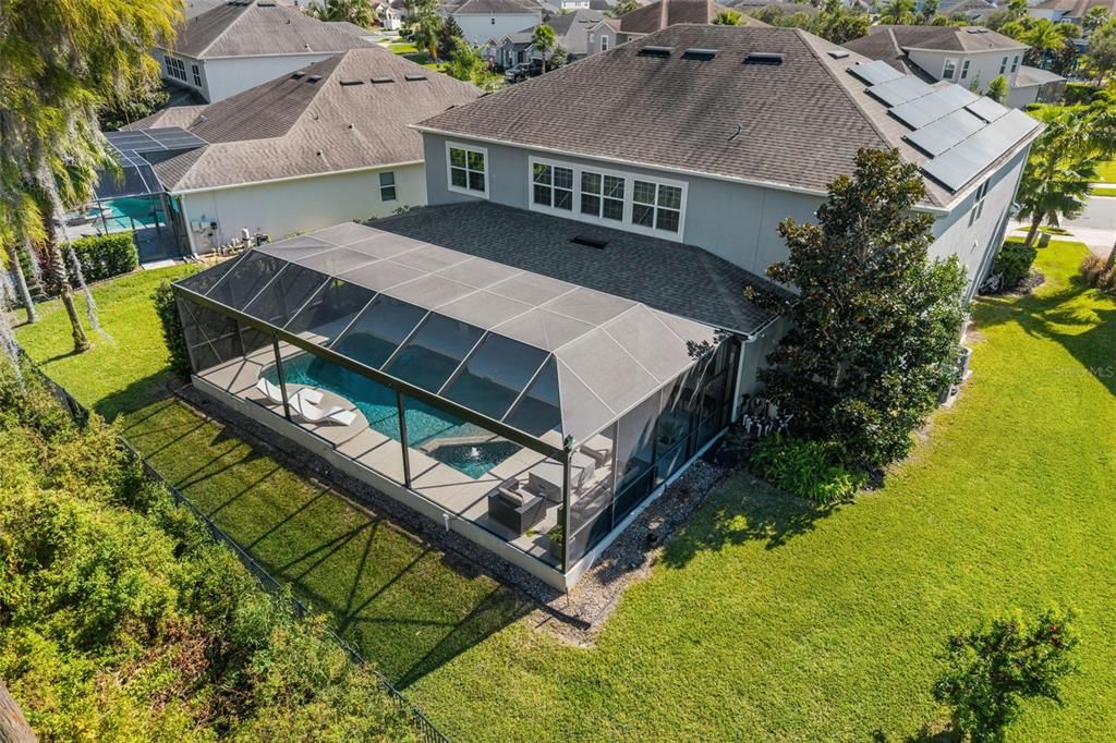 Под контрактом: $1,049,000 (6 спален, 4 ванн, 4857 Квадратных фут)