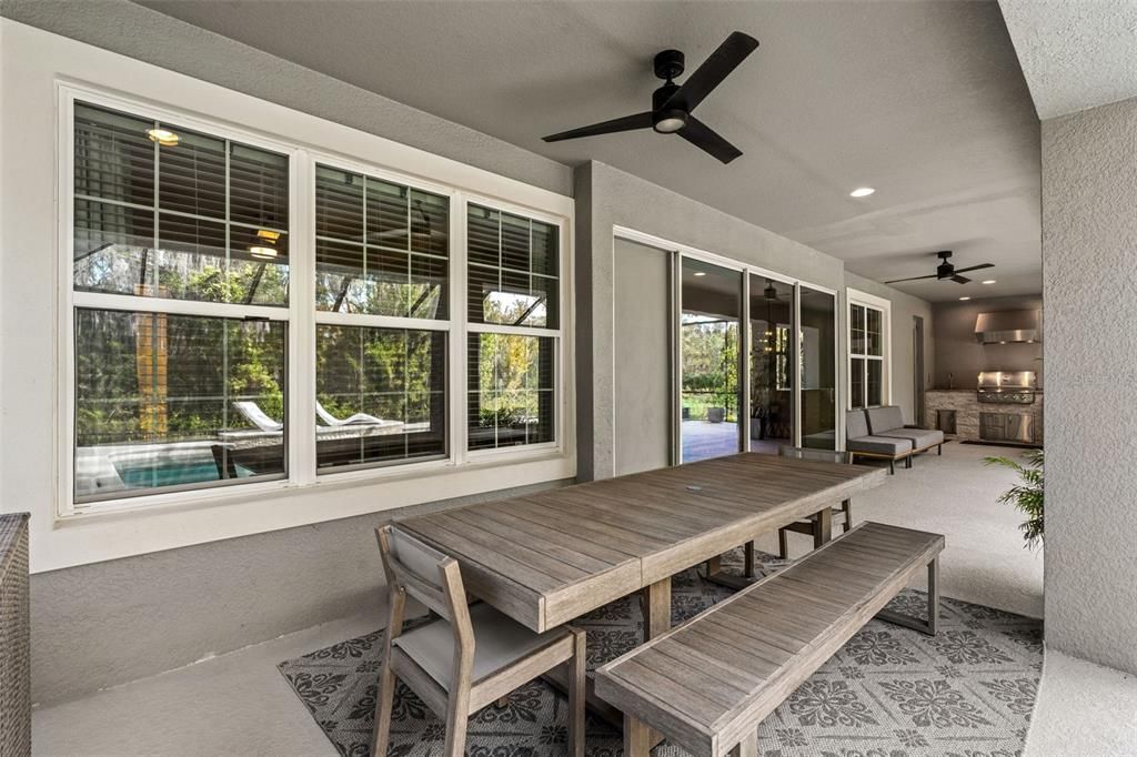 Под контрактом: $1,049,000 (6 спален, 4 ванн, 4857 Квадратных фут)