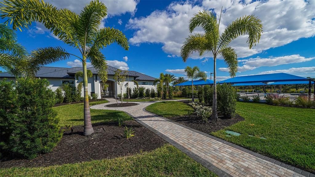 For Rent: $5,500 (3 beds, 3 baths, 2800 Square Feet)