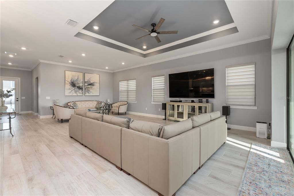 For Rent: $5,500 (3 beds, 3 baths, 2800 Square Feet)