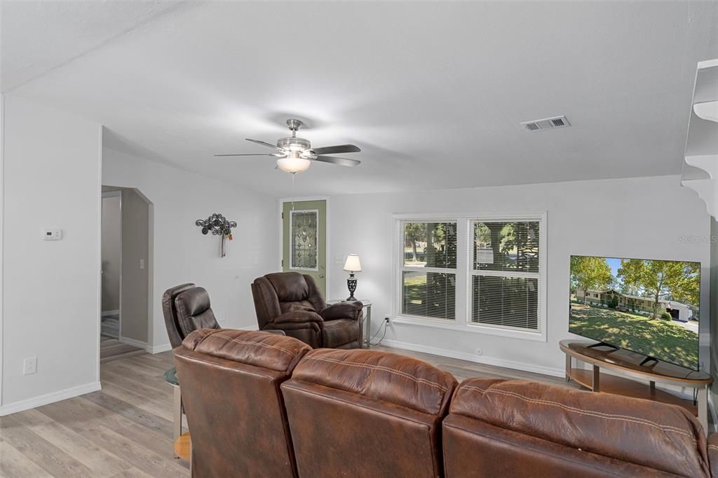 For Sale: $348,500 (4 beds, 3 baths, 1782 Square Feet)