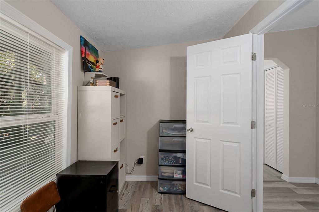 For Sale: $348,500 (4 beds, 3 baths, 1782 Square Feet)