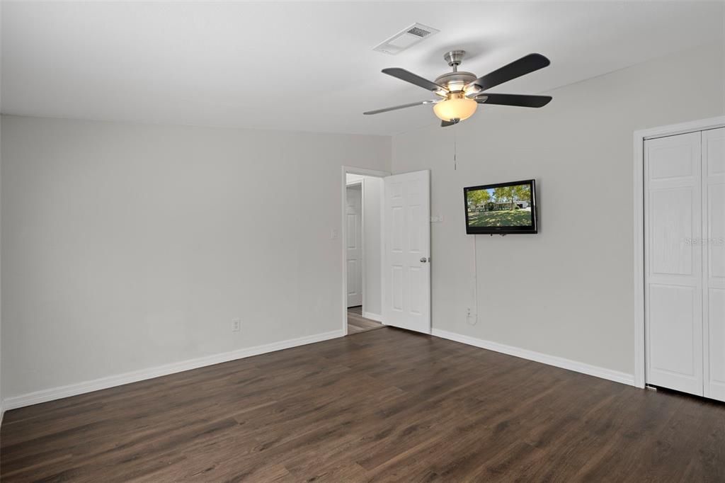 For Sale: $348,500 (4 beds, 3 baths, 1782 Square Feet)