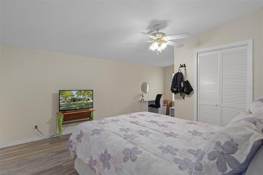 For Sale: $348,500 (4 beds, 3 baths, 1782 Square Feet)