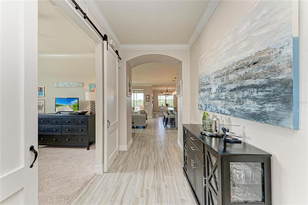 合同活跃: $390,000 (2 贝兹, 2 浴室, 1838 平方英尺)