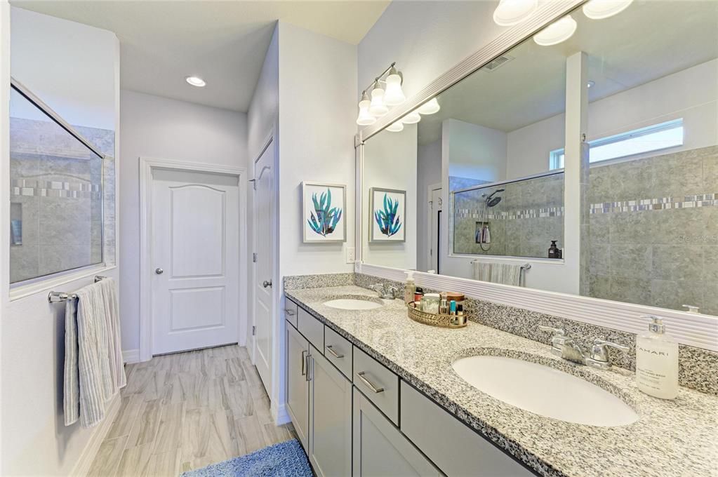 合同活跃: $390,000 (2 贝兹, 2 浴室, 1838 平方英尺)