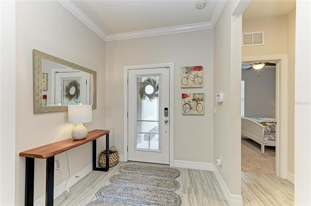 合同活跃: $390,000 (2 贝兹, 2 浴室, 1838 平方英尺)